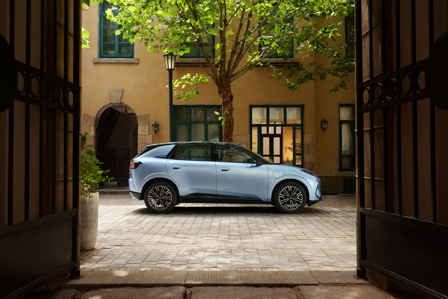 ARCFOX T1 electric vehicle available from Auckland Auto Group