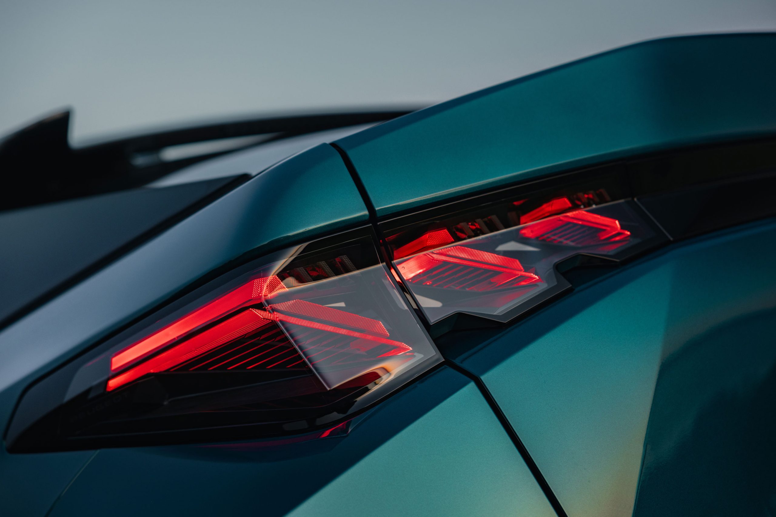 Peugeot 3008 Hybrid rear light detail